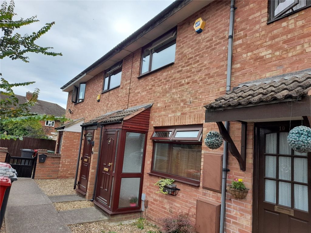 2 bed terraced house for sale in Kimberley Close, Langley, Berkshire
