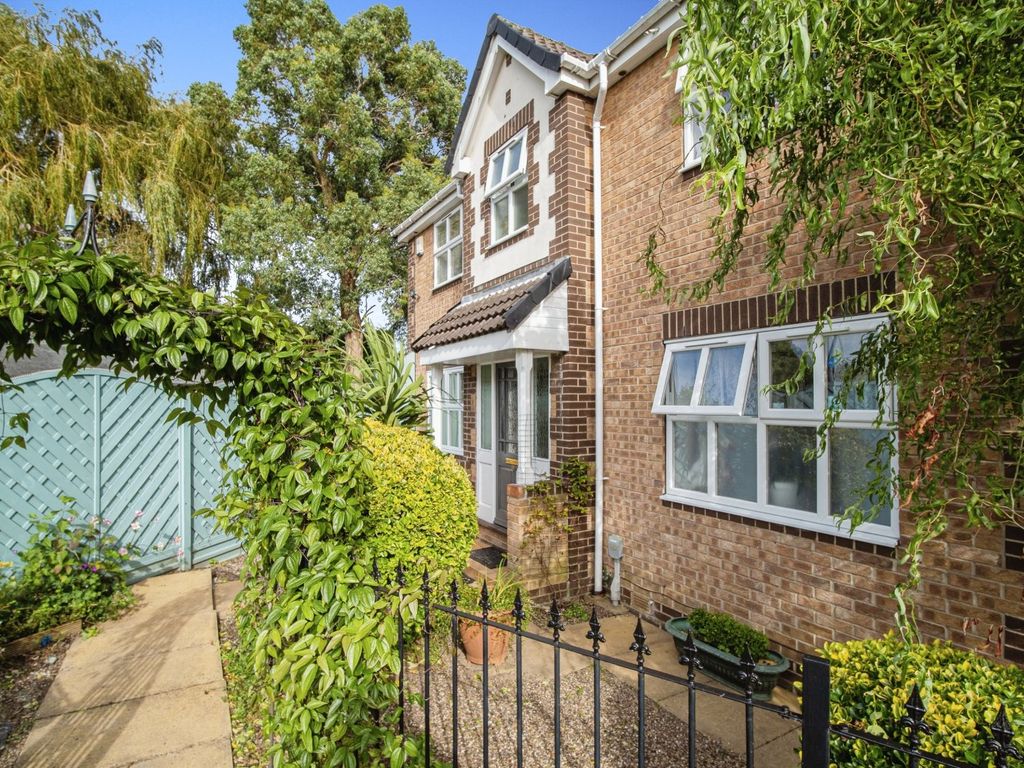 4 bed detached house for sale in Broadland Drive, Hull, East Yorkshire