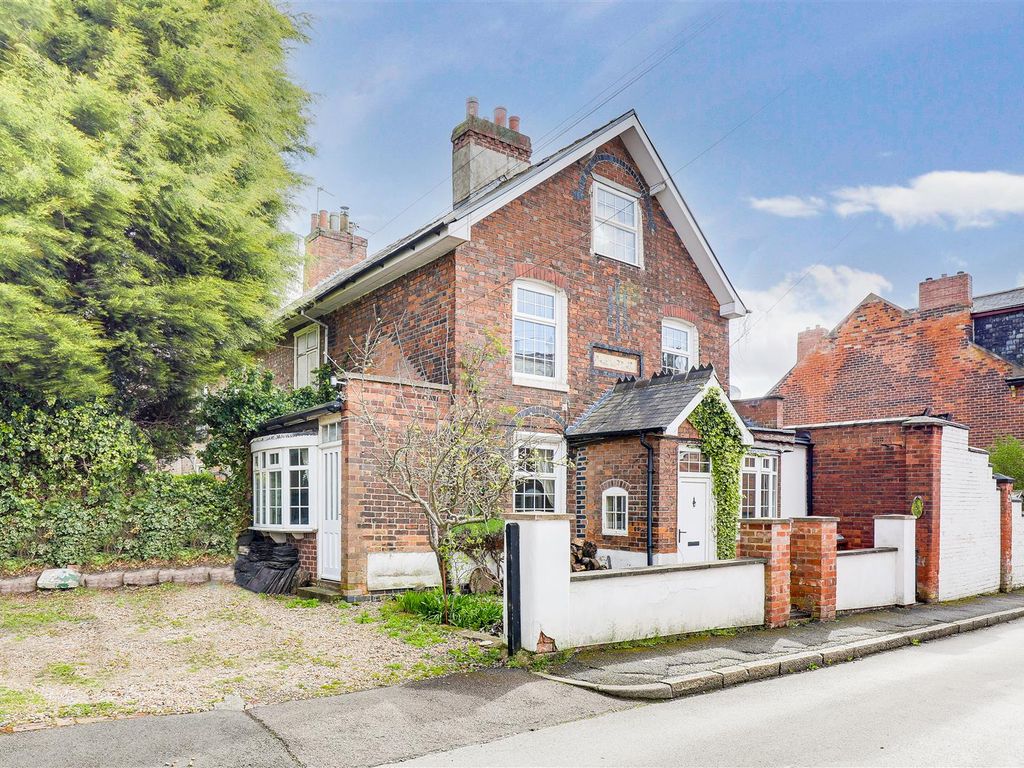 2 bed end terrace house for sale in Woodborough Road, Mapperley