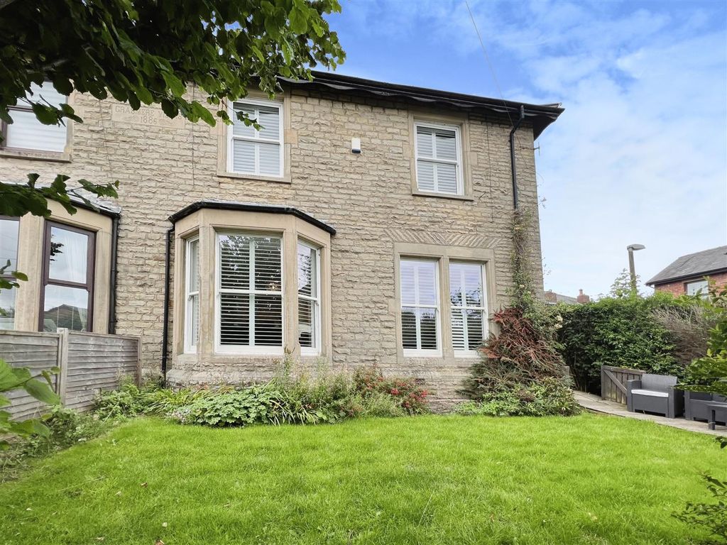 4 bed semidetached house for sale in Preston Road, Grimsargh, Preston