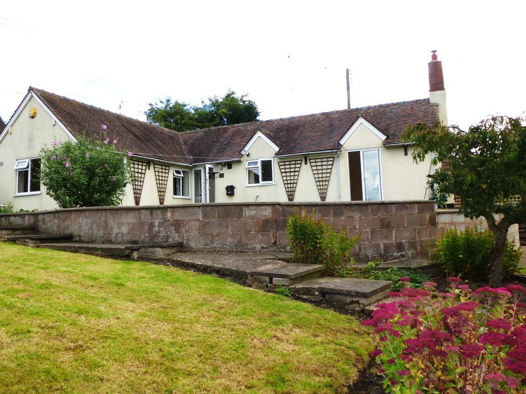 2 bed detached bungalow to rent in Sleapford, Long Lane, Telford