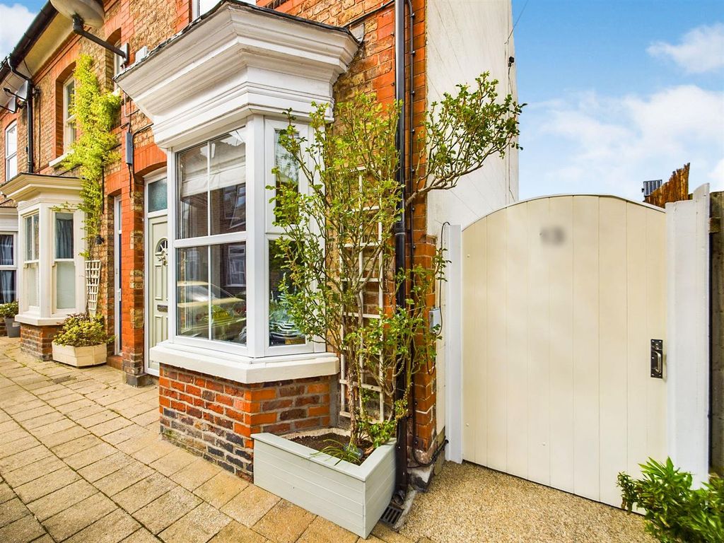 3 bed end terrace house for sale in King Street, Driffield YO25 Zoopla