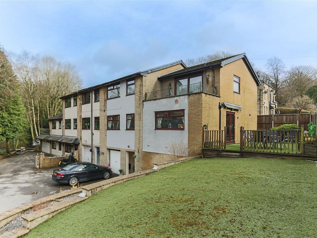 4 bed town house for sale in Bridge Close, Waterfoot, Rossendale BB4, £