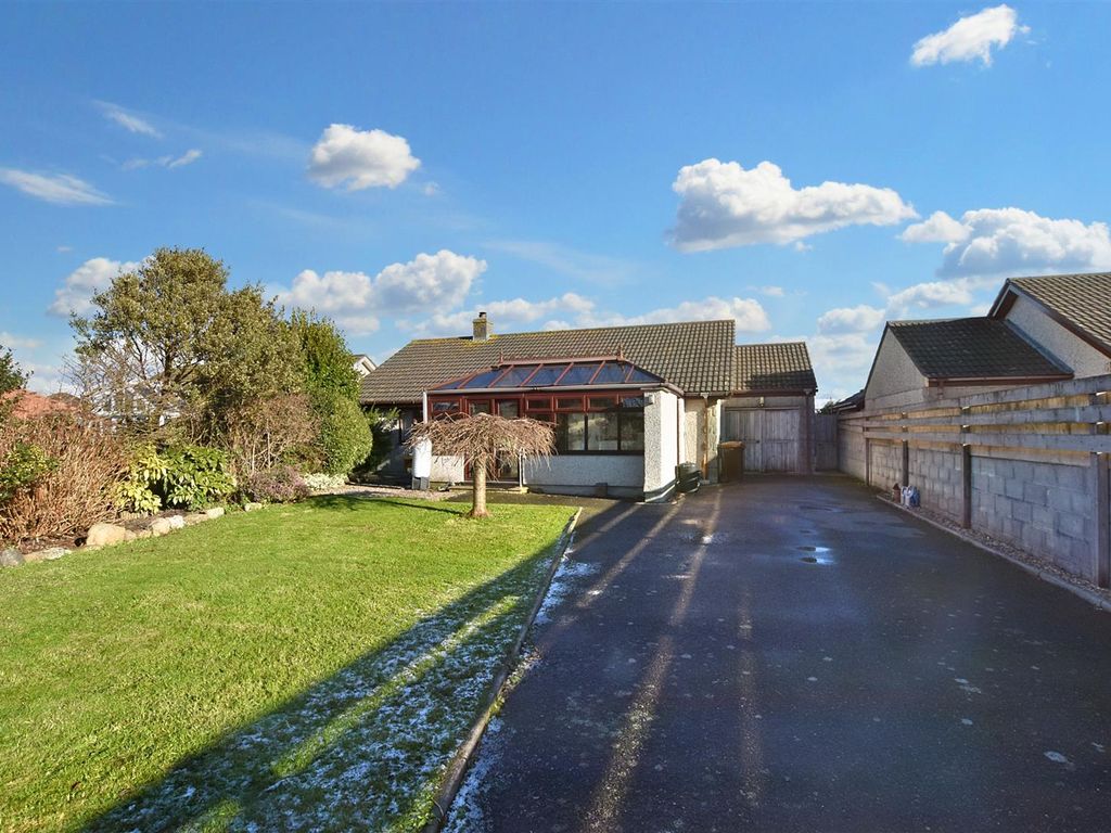 3 bed detached bungalow for sale in Gwithian Road, Connor Downs, Hayle TR27, £425,000 Zoopla