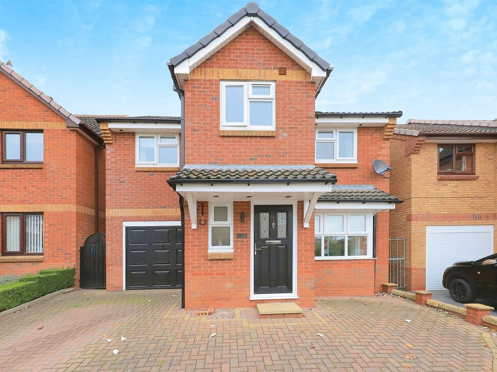 4 bed detached house for sale in Clematis Drive, Pendeford, Wolverhampton WV9, £325,000 Zoopla