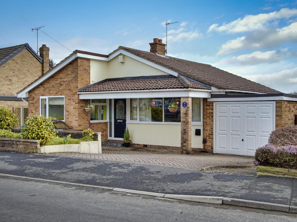 3 bed detached bungalow for sale in Arran Drive, Horsforth, Leeds LS18