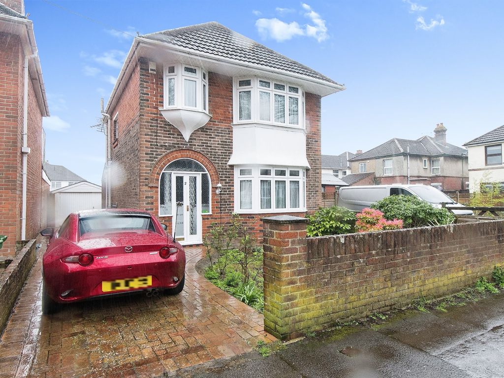 3 bed detached house for sale in Canterbury Avenue, Southampton SO19
