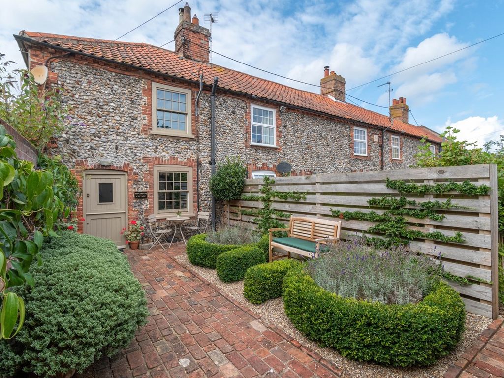 1 bed end terrace house for sale in 6 Masseys Yard, WellsNextTheSea