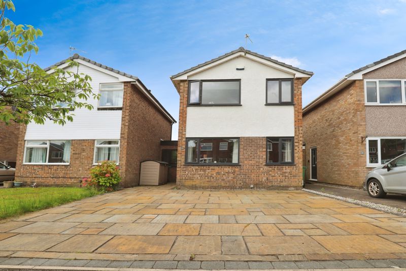 3 bed detached house for sale in Holbeach Close, Bury BL8, £300,000 Zoopla