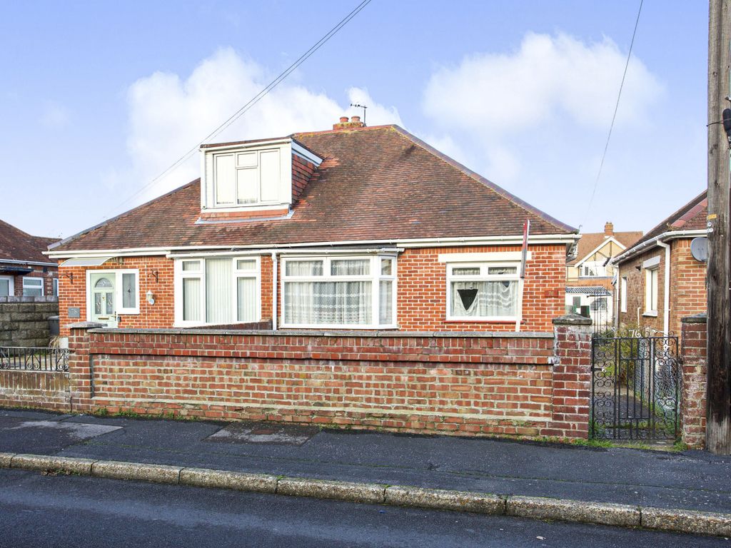 2 bed bungalow for sale in Dunkeld Road, Gosport, Hampshire PO12 Zoopla
