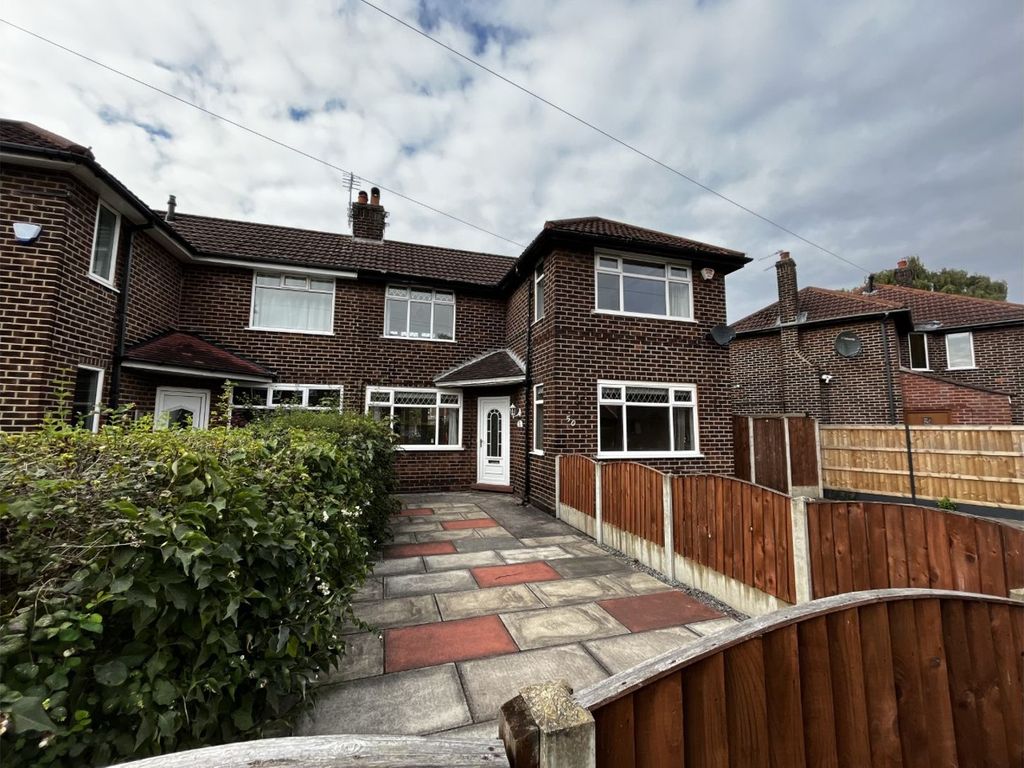 3 bed semidetached house to rent in Roundwood Road, Manchester M22