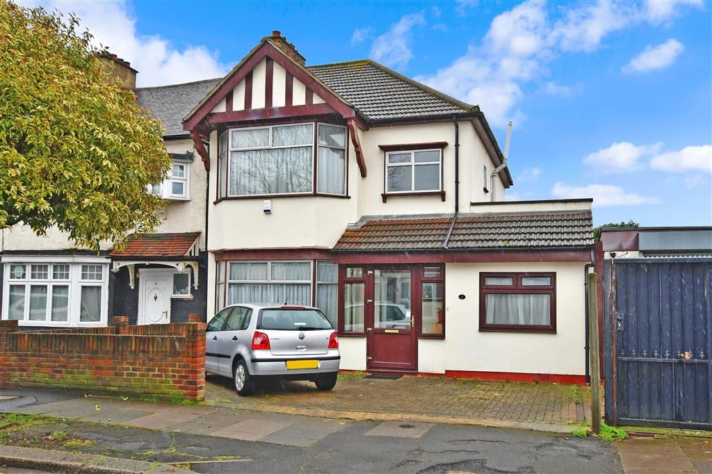 3 bed end terrace house for sale in Lynton Crescent, Ilford, Essex IG2
