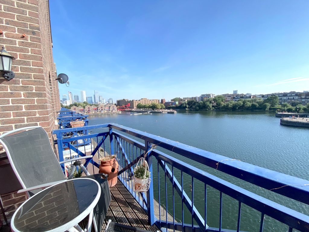 3 bed flat to rent in Newlands Quay, London E1W Zoopla