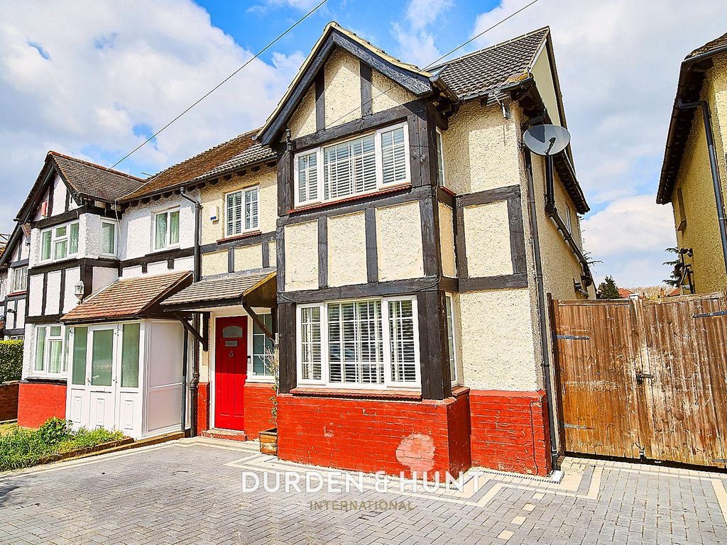 4 bed semidetached house for sale in New Road, Chingford E4 Zoopla