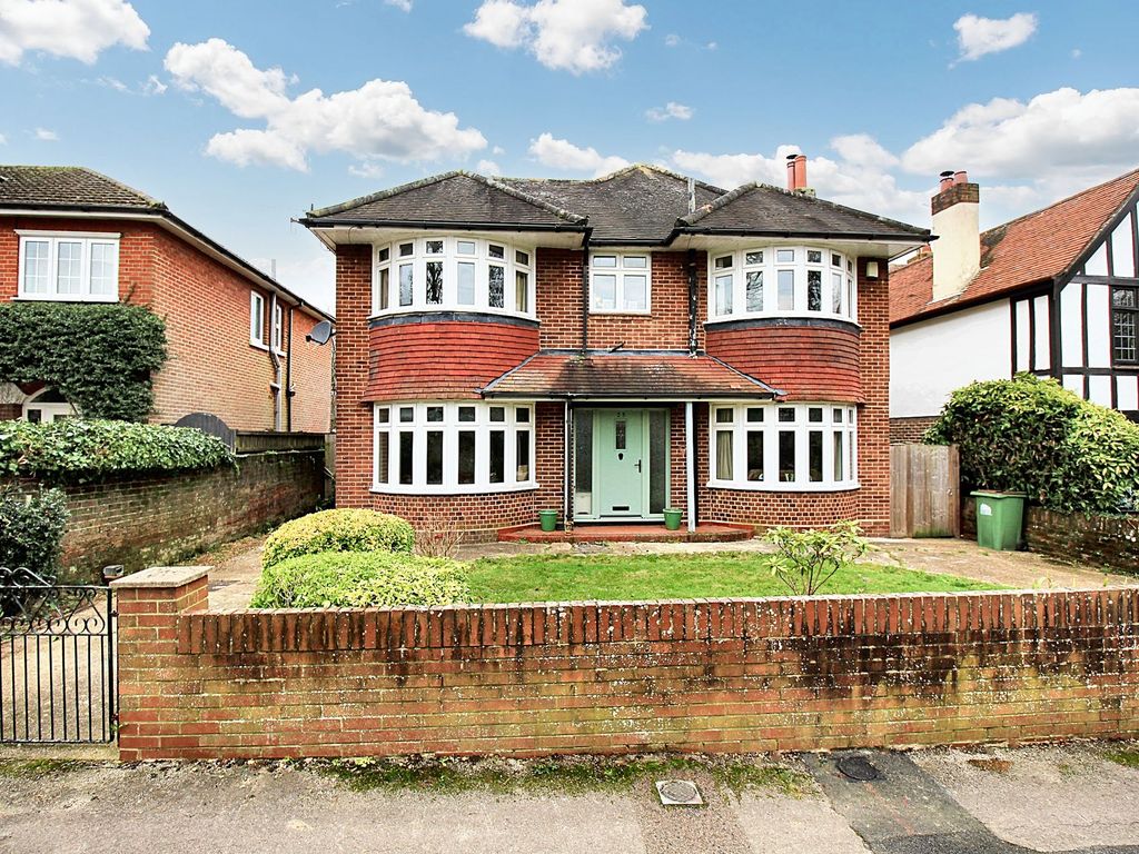 4 bed detached house for sale in Oak Road, Woolston SO19, £560,000 Zoopla