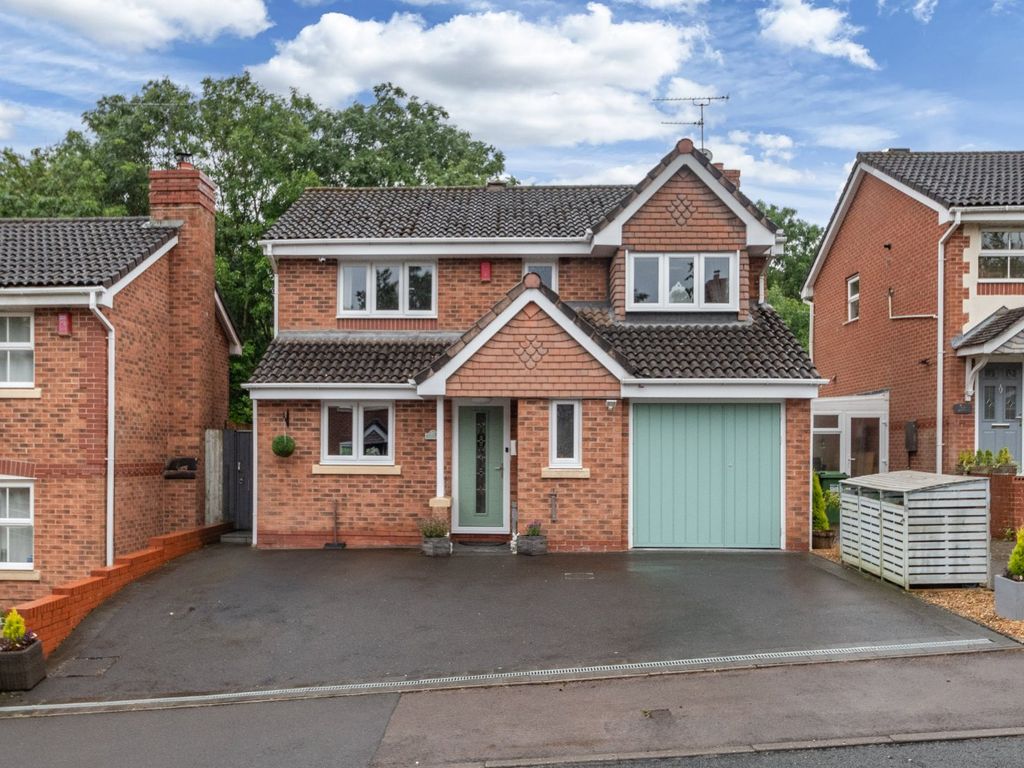 4 bed detached house for sale in Moorcroft Gardens, Walkwood, Redditch