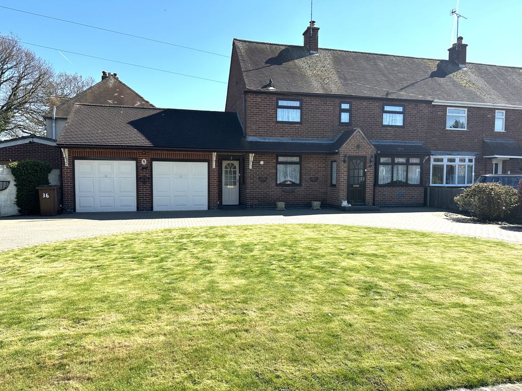 3 bed semidetached house for sale in Dovecliff Crescent, Stretton
