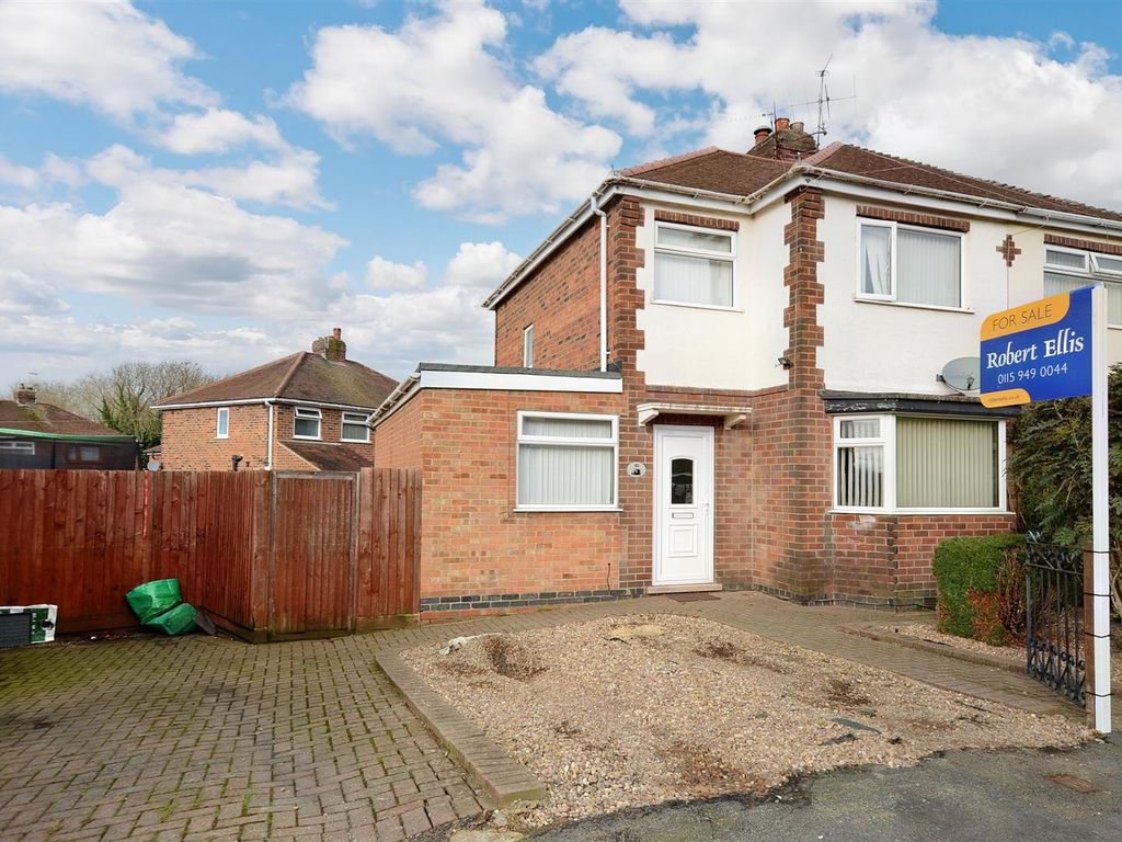 4 bed semidetached house for sale in Derbyshire Drive, Ilkeston DE7