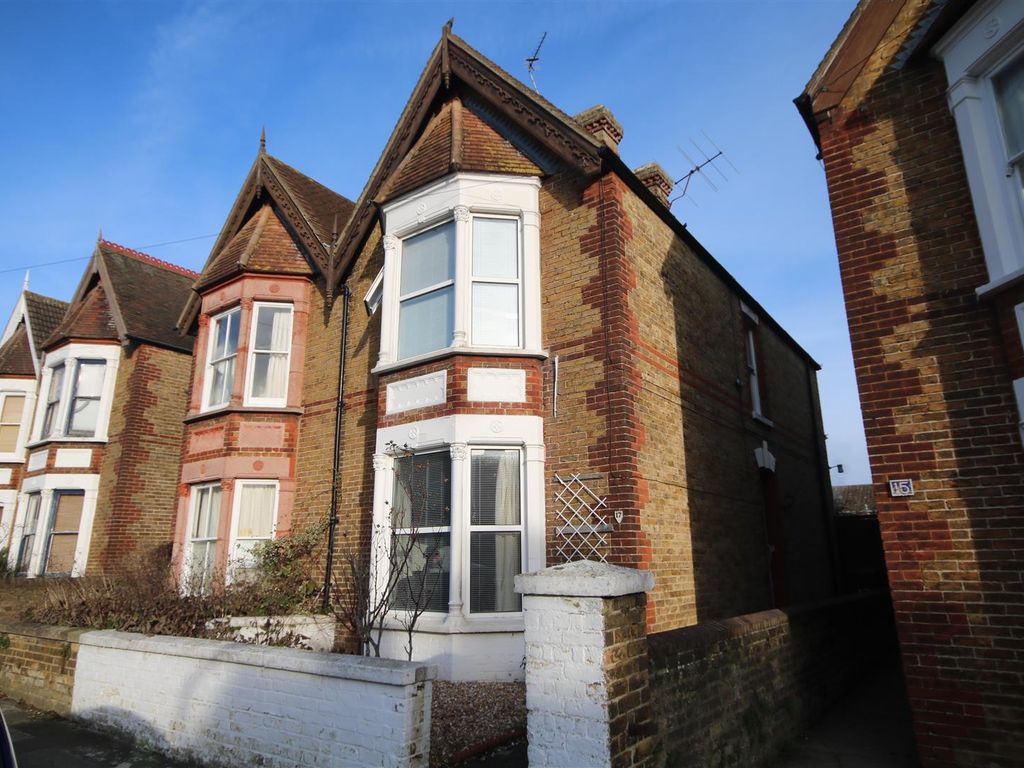 4 bed shared to rent in Beverley Road, Canterbury CT2 Zoopla