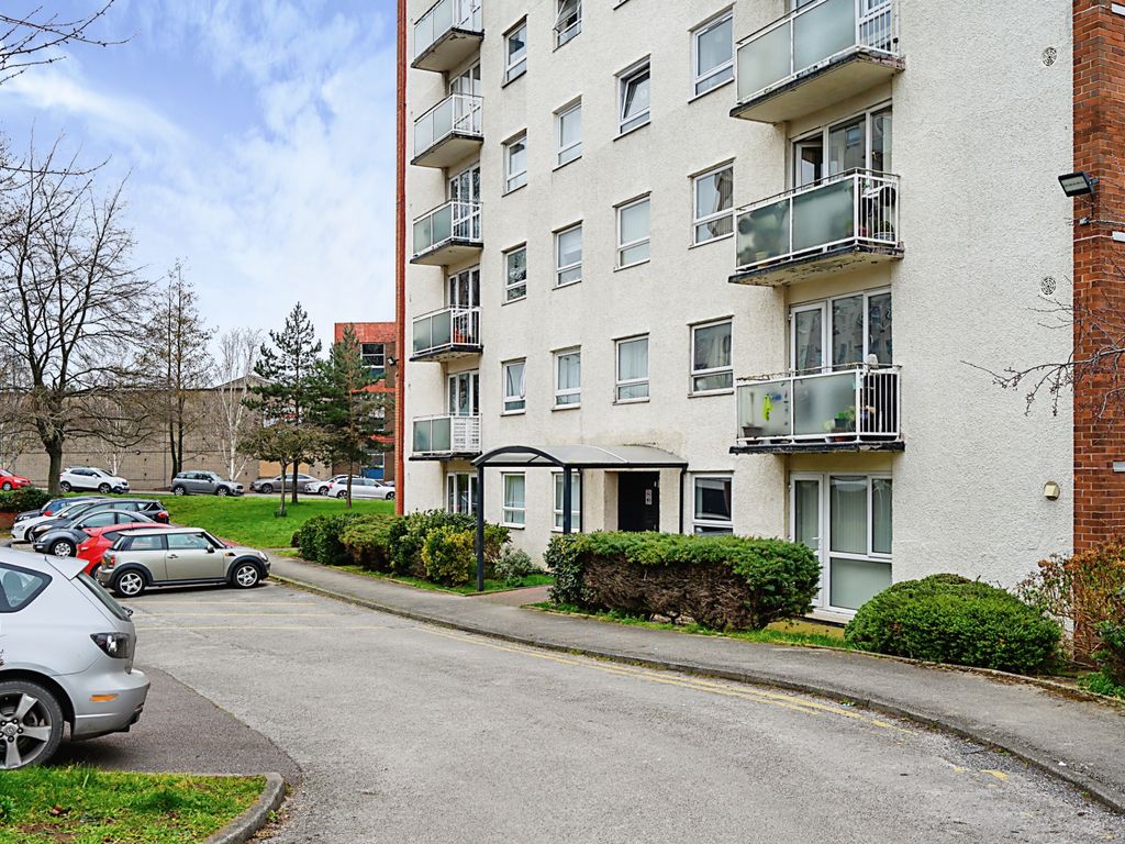 2 bed flat for sale in Hobs Road, Lichfield WS13 Zoopla