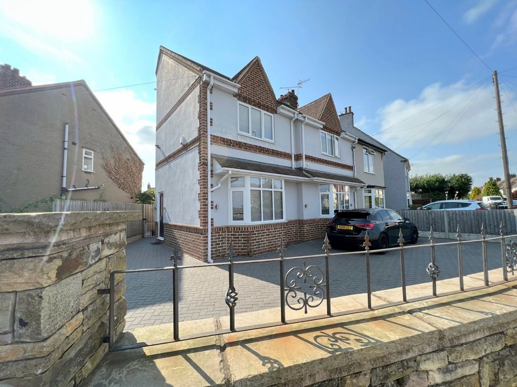 Highfield Avenue, Chesterfield S41  