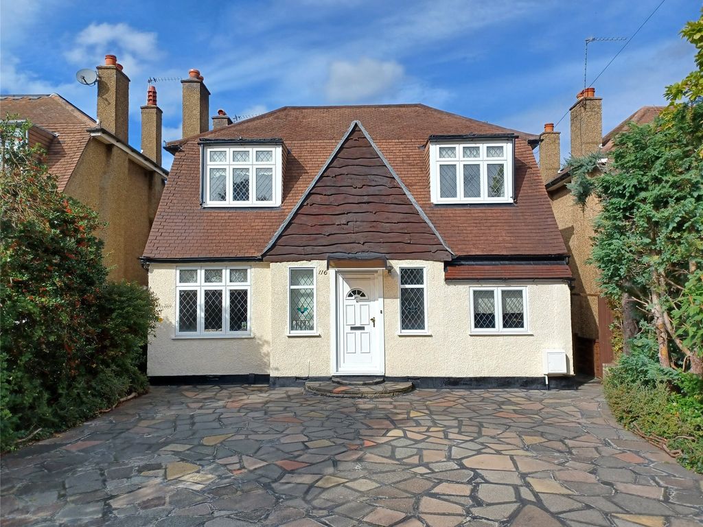 3 bed detached house for sale in Edenfield Gardens, Worcester Park