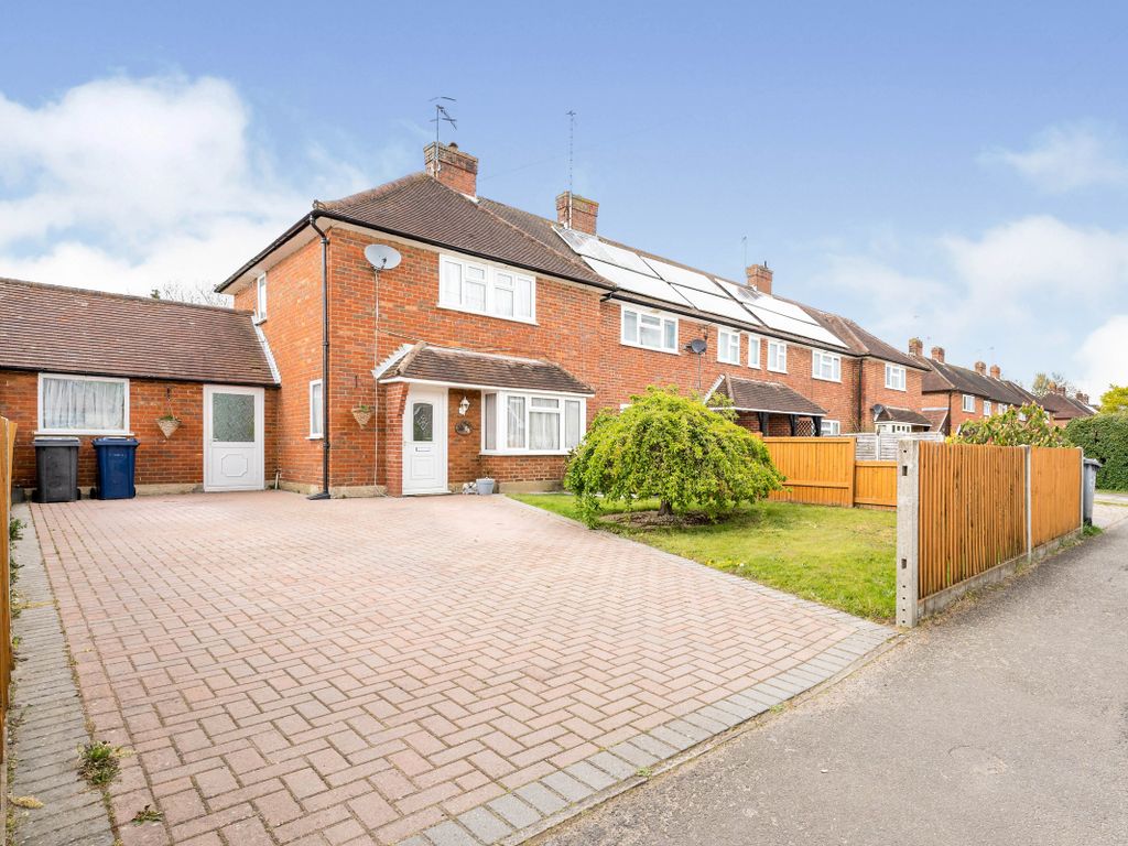 3 bed end terrace house for sale in Furze Lane, Godalming