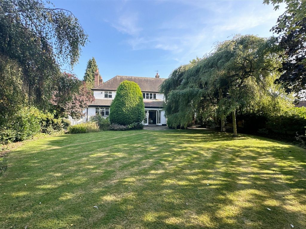 4 bed detached house for sale in Hinckley Road, Leicester Forest East