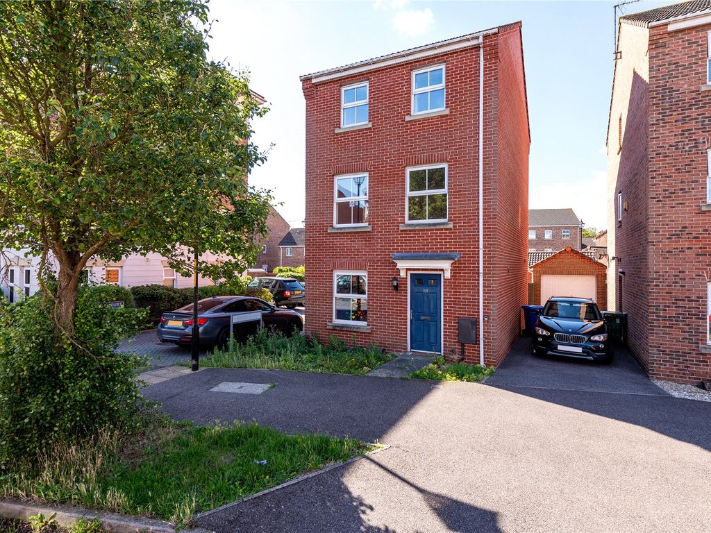 3 bed detached house for sale in Amethyst Drive, Sittingbourne, Kent