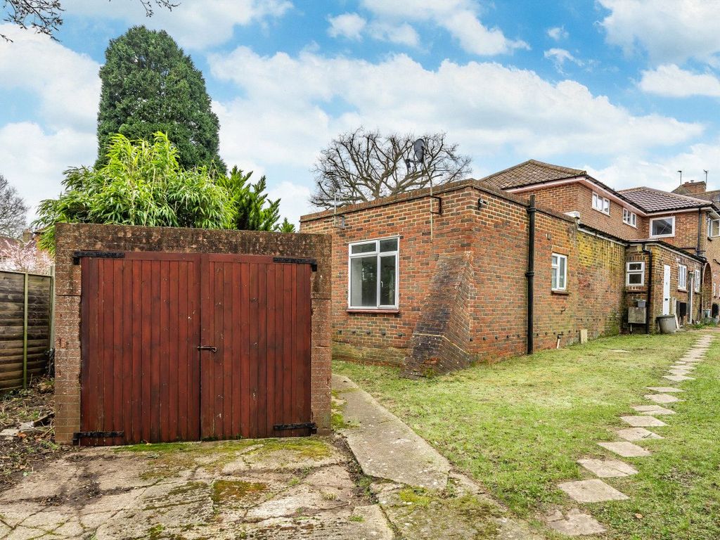 1 bed end terrace house for sale in Onslow Village, Guildford, Surrey