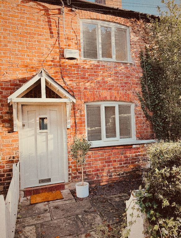 2 bed terraced house for sale in Mount Pleasant, Wilmslow SK9, £395,000