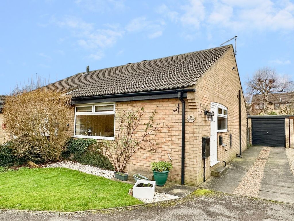 2 bed semidetached bungalow for sale in Chatsworth Drive, Haxby, York