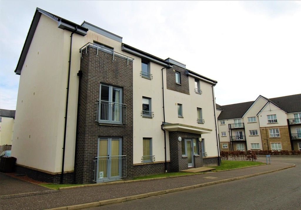 2 bed flat to rent in Crookston Court, Larbert FK5 Zoopla