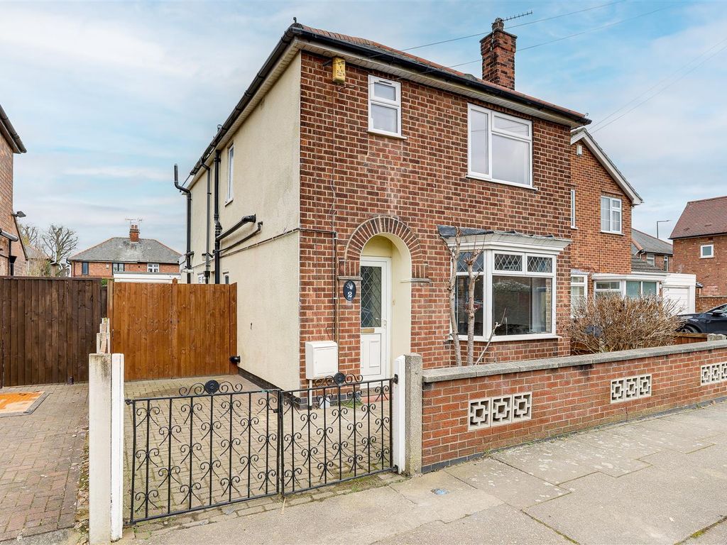 3 bed detached house for sale in Carlton Road, Long Eaton, Derbyshire