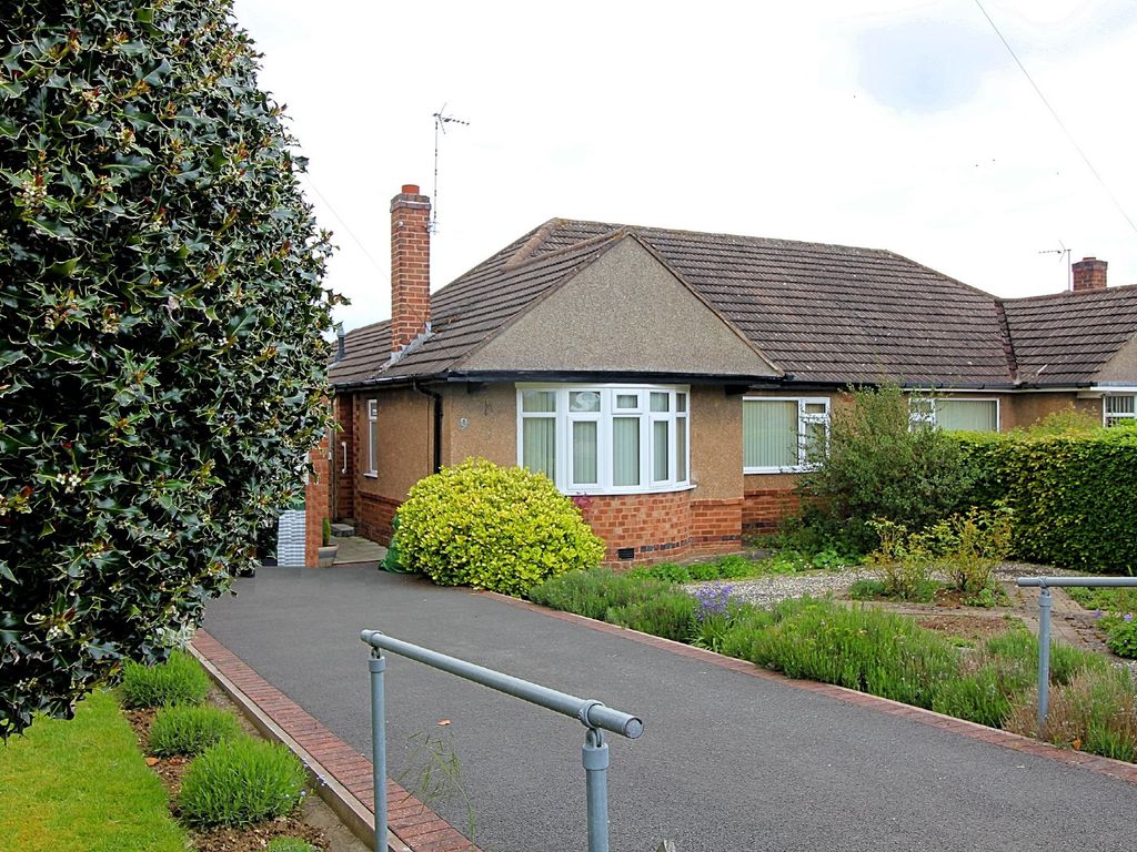 2 bed semidetached bungalow for sale in Primrose Hill, Oadby