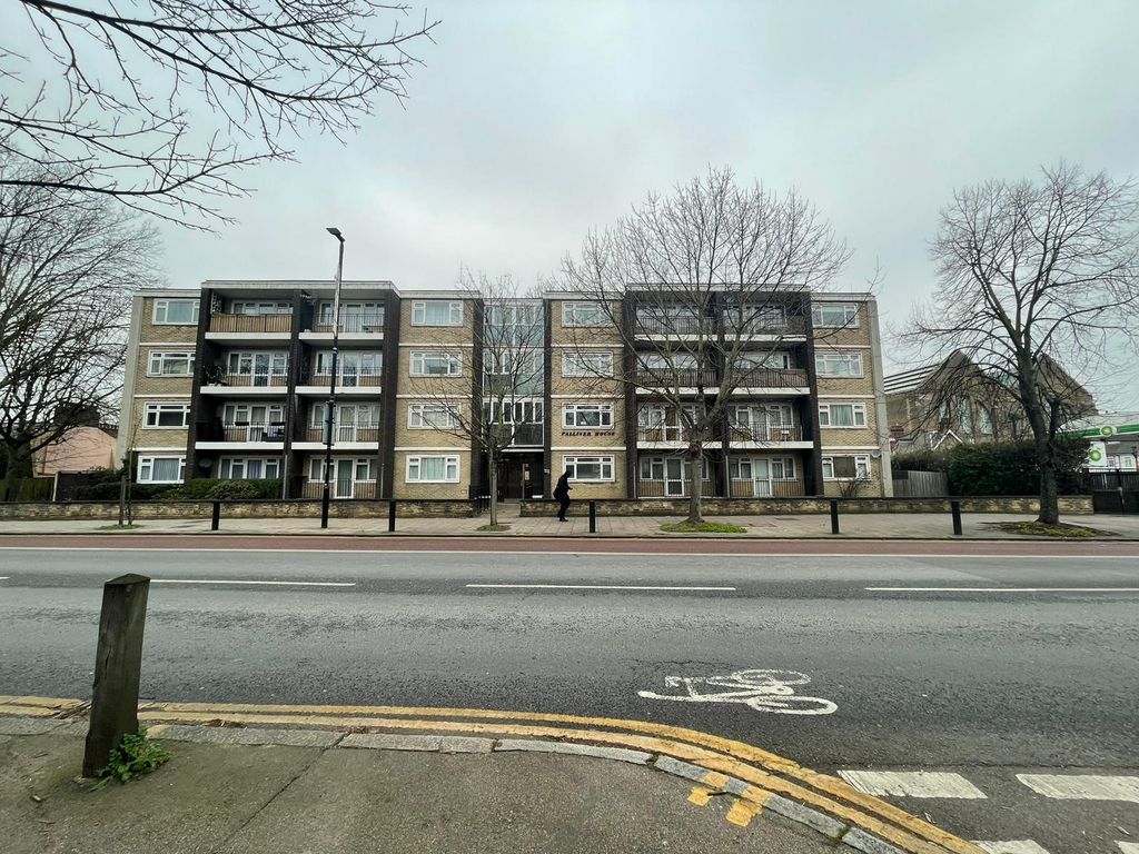2 bed flat to rent in Trafalgar Road, London SE10, £1,800 pcm Zoopla