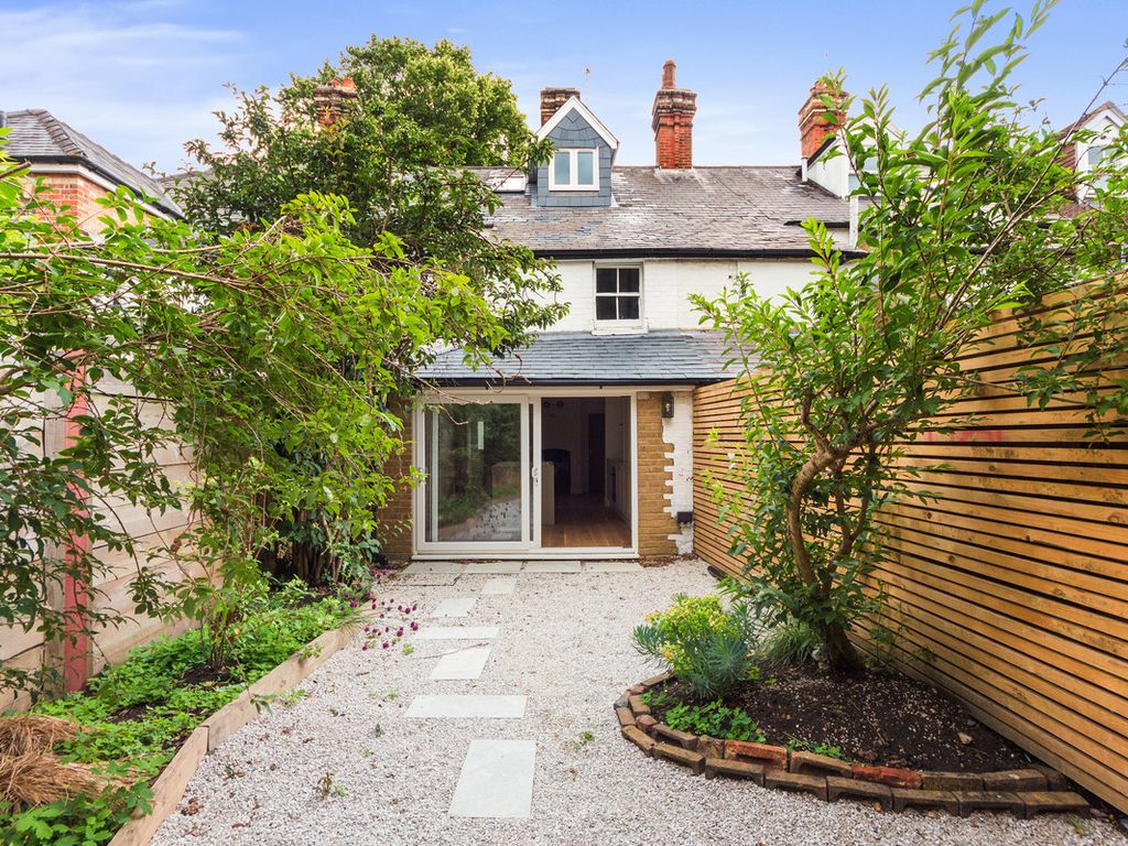 3 bed terraced house for sale in Monument Green, Weybridge KT13 Zoopla