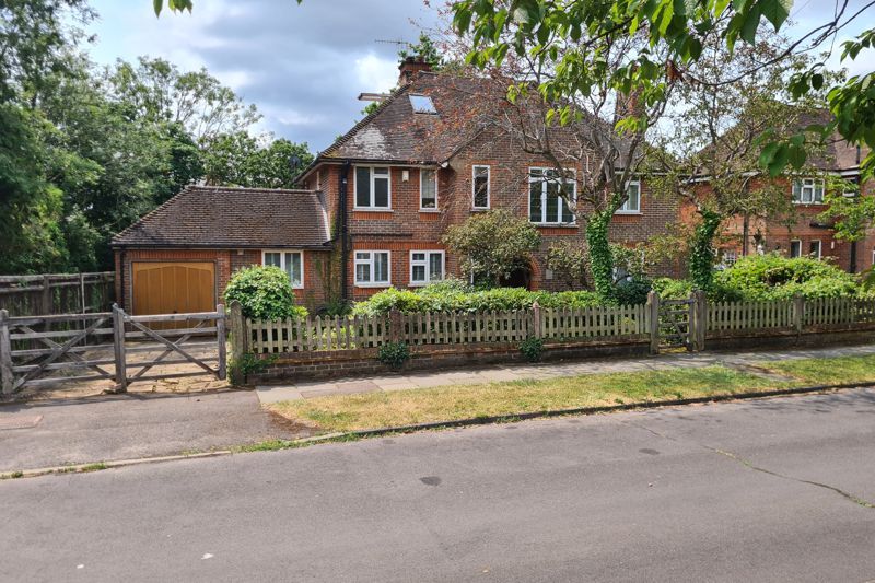 5 bed detached house for sale in Hillside Road, Aldershot GU11 Zoopla