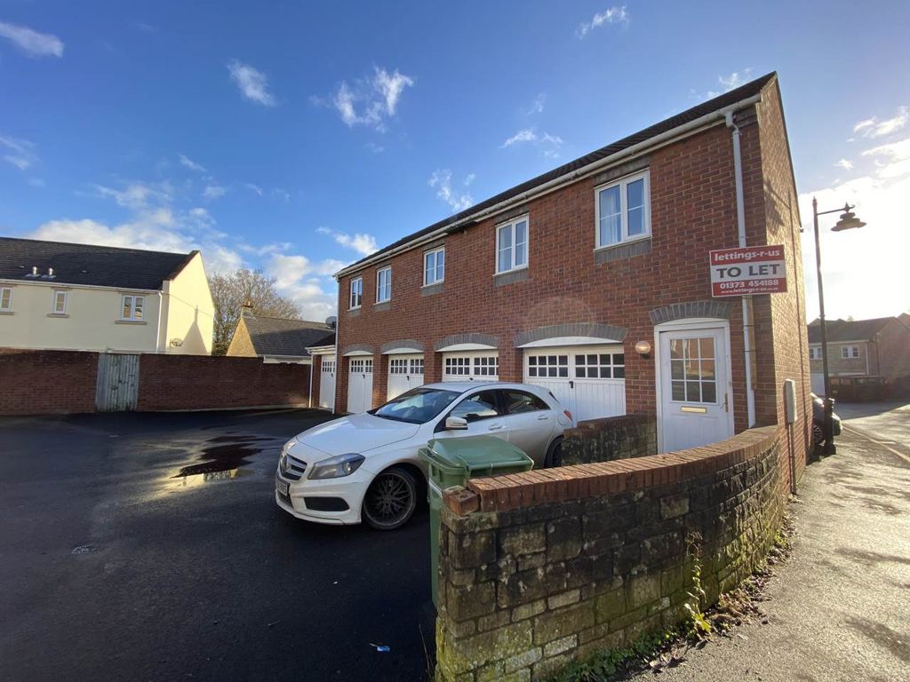 2 bed flat to rent in Henley Way, Frome, Somerset BA11, £995 pcm Zoopla