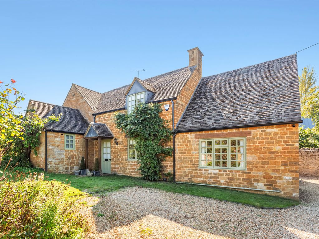 3 bed detached house for sale in Upper Oddington, MoretonInMarsh