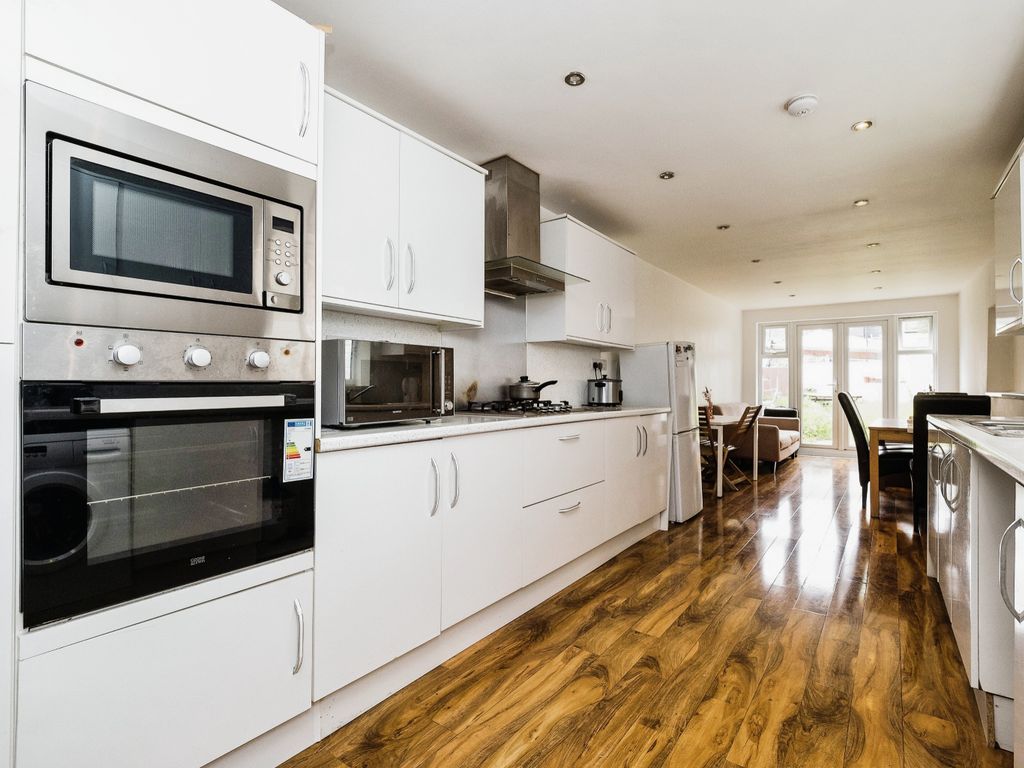 5 bed terraced house for sale in West Road, Stratford, London E15 Zoopla