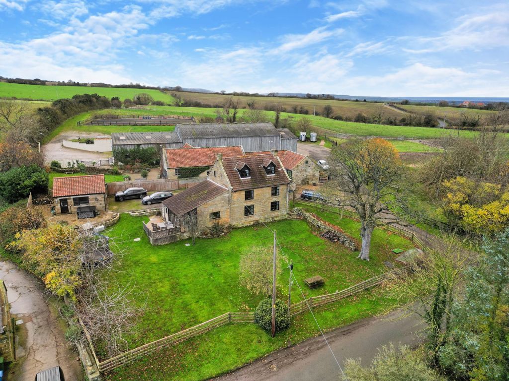 4 bed detached house for sale in Sneaton Thorpe, Whitby YO22, £565,000