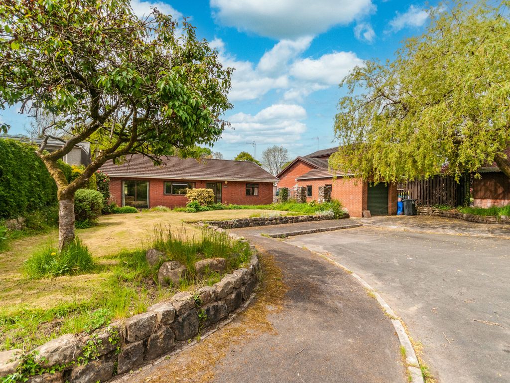 4 bed detached bungalow for sale in Lorraine, Long Street