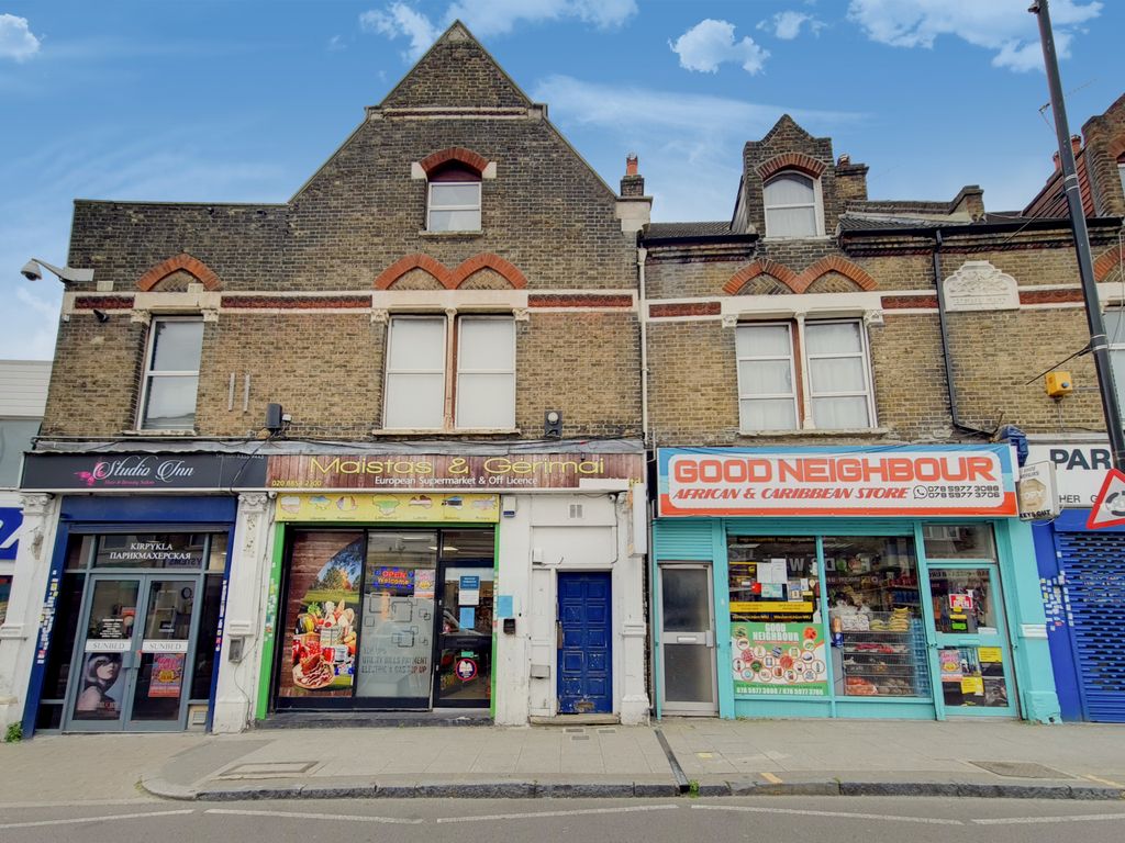 2 bed flat for sale in Herbert Road, London SE18 - Zoopla
