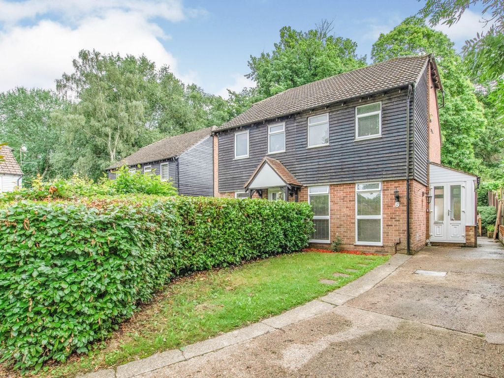 2 bed semidetached house for sale in Sadlers Close, Walderslade Woods
