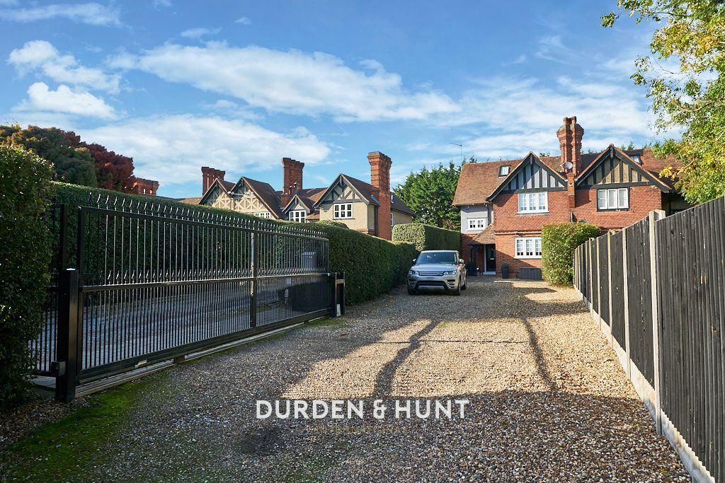 Creed Cottages, Epping CM16  