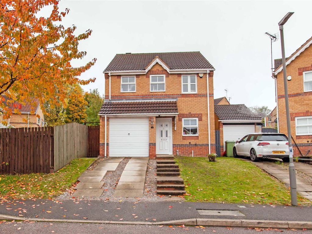 3 bed detached house for sale in Kingfisher Court, Bolsover