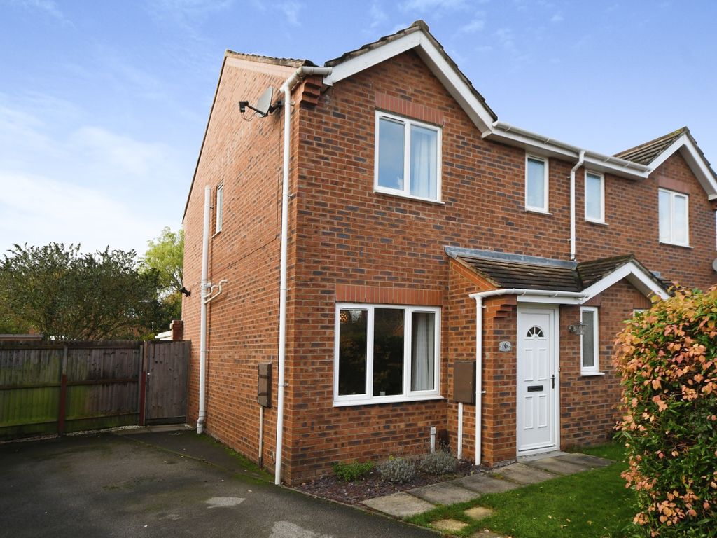 3 bed semidetached house for sale in Petersfield Close, Lincoln LN6