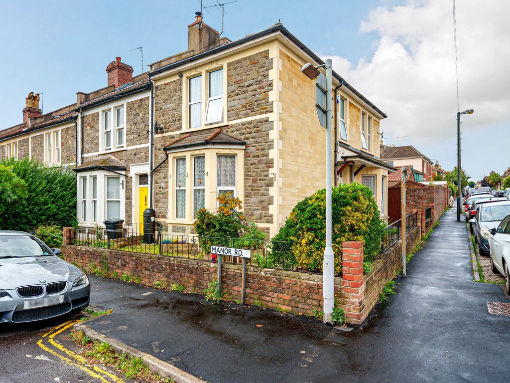 4 bed end terrace house for sale in Manor Road, Bristol