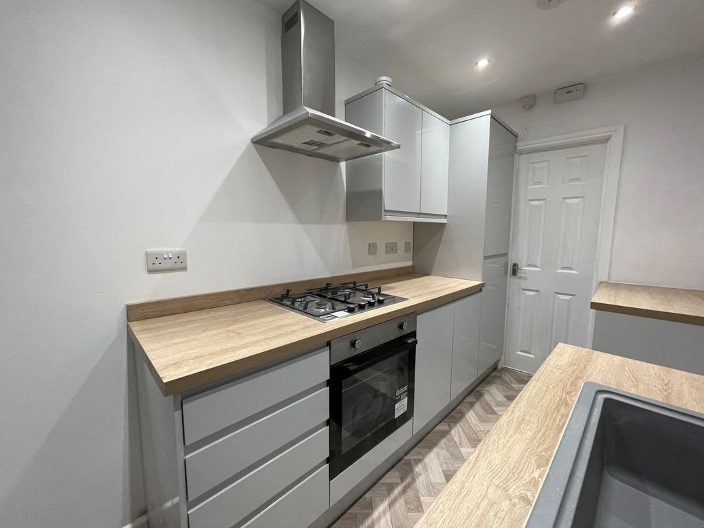 2 bed terraced house to rent in Old Mill Lane, Mansfield Woodhouse